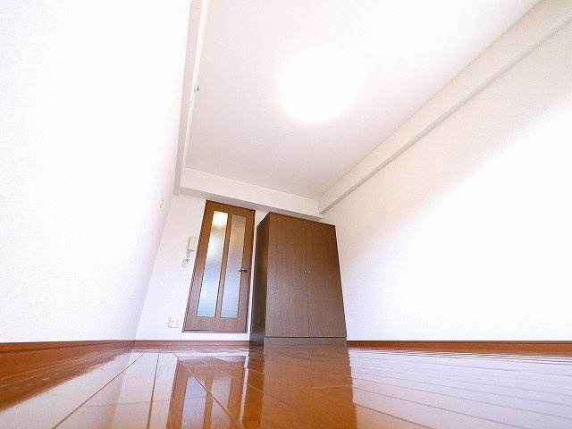 万葉Ⅲ（マンション万葉Ⅲ）の寝室|落ち着いた色調の寝室です