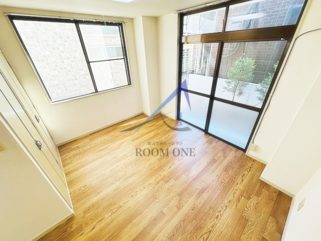 ヴィラ綾瀬の居間・リビング|洋室のお部屋です。