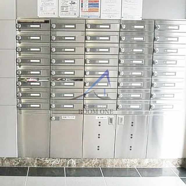 グリフィン横浜・ディアコートのその他共用部分|集合ポストです。
