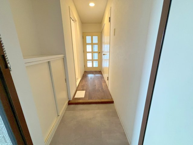 サニークレスト忠の玄関