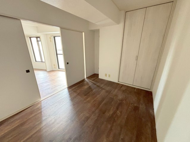 サニークレスト忠の洋室