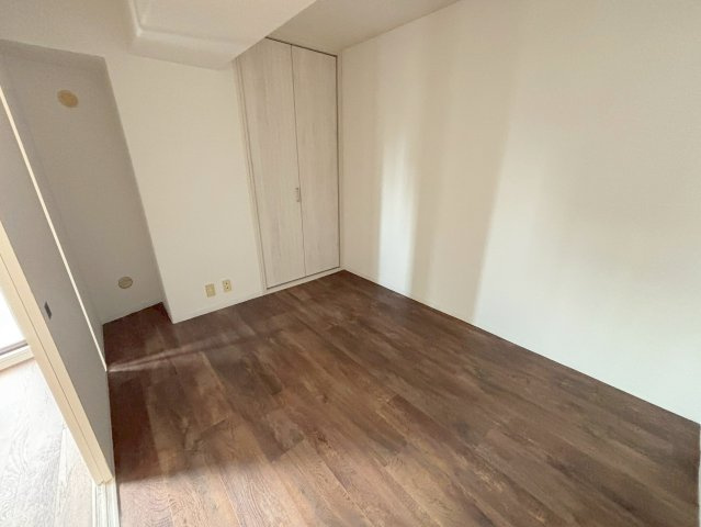 サニークレスト忠の洋室