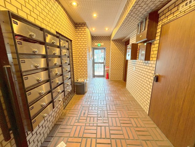 サニークレスト忠のロビー