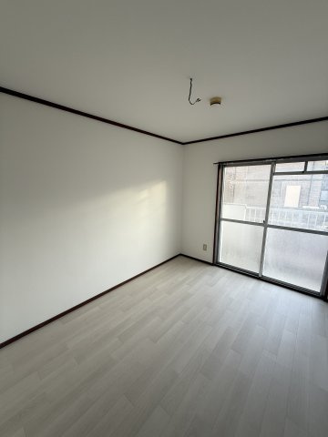 松浦マンションの洋室