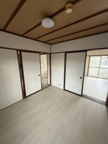 松浦マンションの洋室