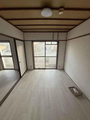 松浦マンションの洋室