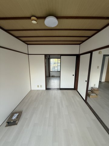 松浦マンションの洋室