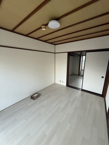 松浦マンションの洋室