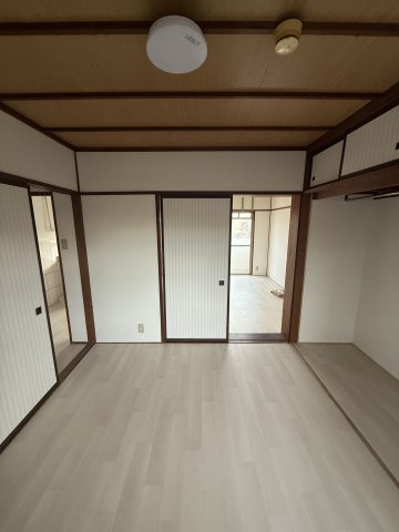 松浦マンションの洋室