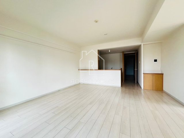 フォレステージュ谷町の居間・リビング|同マンション別部屋：参考写真