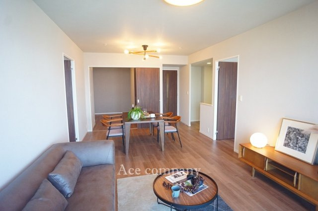 【居間・リビング】の画像