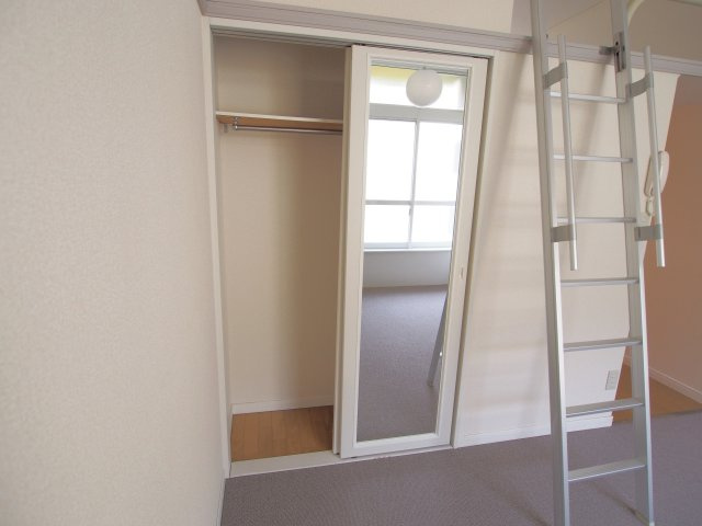 レオパレスシェルムーンの収納