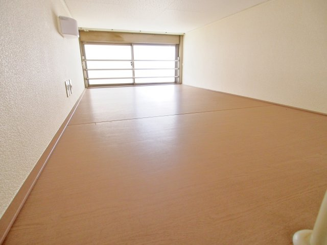 レオパレスシェルムーンの寝室