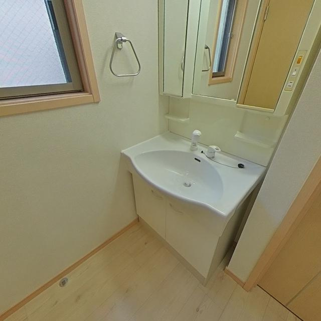 柏市東１丁目のアパートの洗面所|脱衣スペースもあります