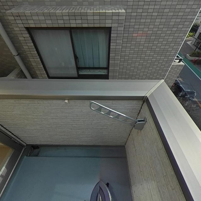 柏市東１丁目のアパートのバルコニー|外からの目が気にならないバルコニーで洗濯物が干せます