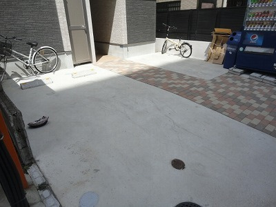 柏市東１丁目のアパートの駐車場|駐車場があるので、車を買う予定の方も安心です