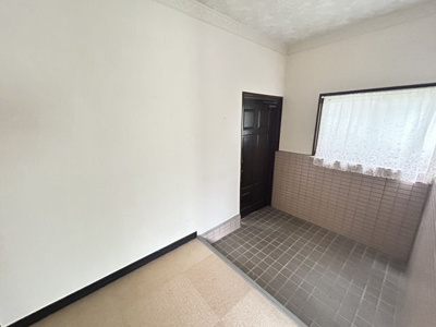 【玄関】 | 白金町売家 | 広々とした玄関部分となります！