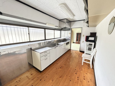 【キッチン】 | 白金町売家 | 窓が多く明るいキッチンです！