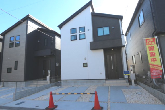 【GRAFARE　ZEH水準仕様】小平市小川町５期の外観|

西武拝島線「東大和市」歩17分♪毎日の生活に欠かせない、お買い物施設・教育施設・医療施設が徒歩10分圏内に揃う充実の環境

