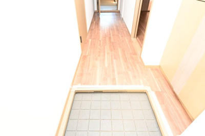 【玄関】 | ビクトワールB棟