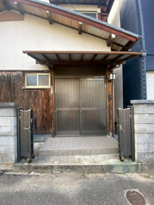 【エントランス】 | 万倍近藤貸家