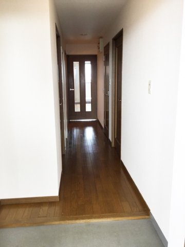 コーシャハイツ苅田の玄関