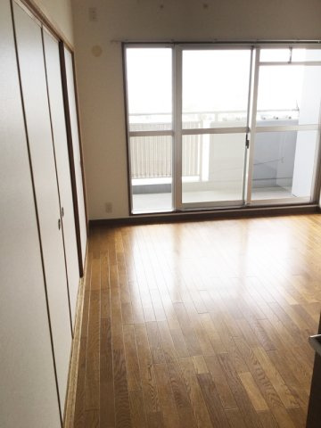 大阪市住吉区苅田９丁目の賃貸マンションの居間・リビング