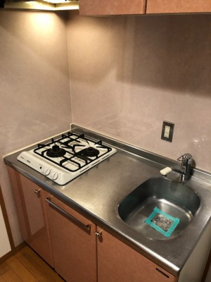 【キッチン】 | ピュアドームアクシアル天神 | コンパクトなキッチンで掃除もラクラク