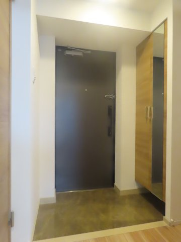 ライフフィールド塚本Graceの玄関