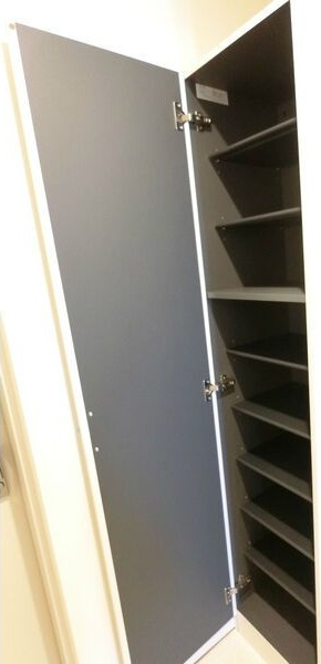 リブリ・吹田岸部の玄関