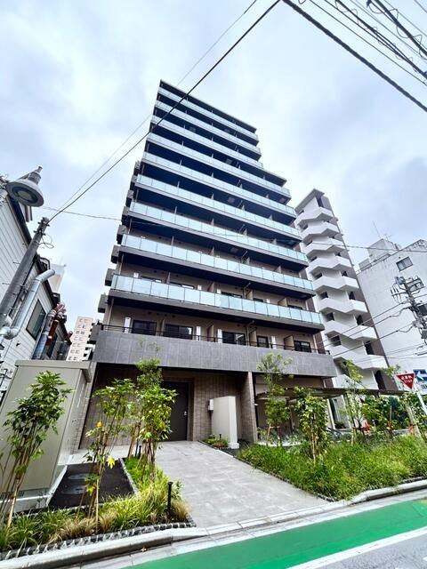 プレール・ドゥーク川口並木の外観