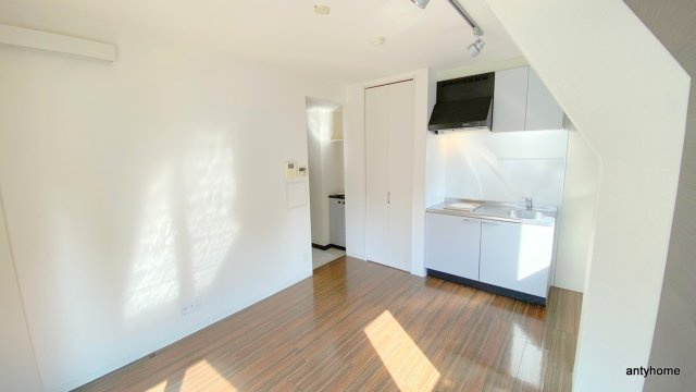 ケイズプレイス　仲介手数料無料の居間・リビング