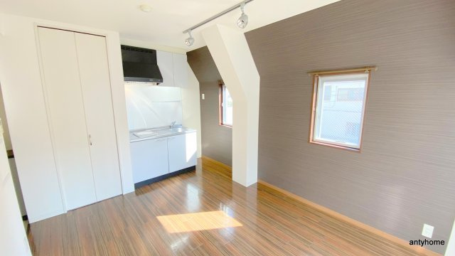 ケイズプレイス　仲介手数料無料の居間・リビング