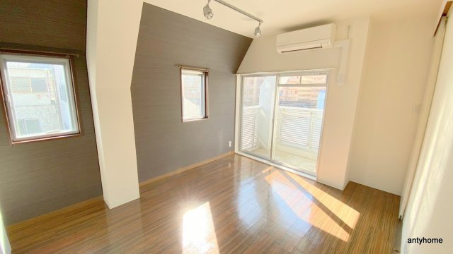 ケイズプレイス　仲介手数料無料の居間・リビング