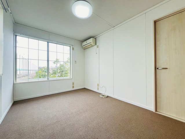 ネオパレスⅠの居間・リビング