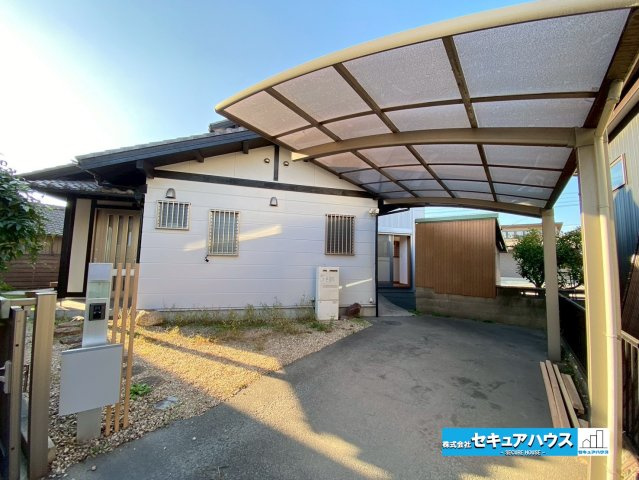 知多市八幡字堀切　中古戸建の駐車場|【駐車場】
◆カップボード付きの物件です。