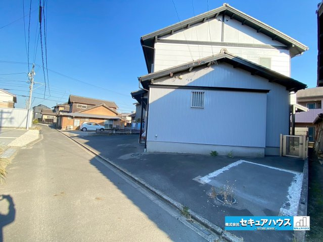 知多市八幡字堀切　中古戸建の前面道路含む現地写真|事前予約にて現地ご見学いただけます！お気軽にお問い合わせください♪
■株式会社　セキュアハウス■
住宅ローンに強く、知識、経験豊富なスタッフ在籍
お客様に寄り添い、ご成約後もサポート致します。