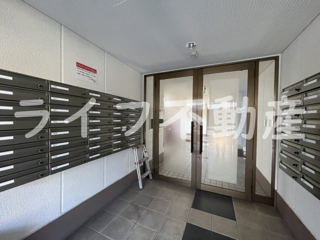 ハイムリップル荒川のエントランス|毎日通るエントランスはこのようになっています