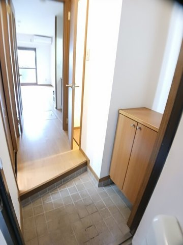 ジョリー柏の玄関|収納もある玄関です