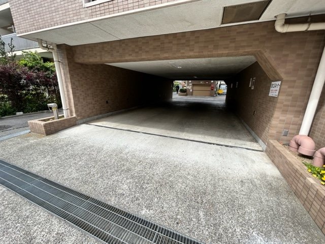 グランイーグル南砂町の駐車場