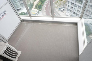 【バルコニー】 | アップルタワー東京キャナルコート | 暖かな日差しのふりそそぐバルコニー