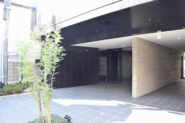 大阪市西区千代崎１丁目の賃貸マンションのエントランス