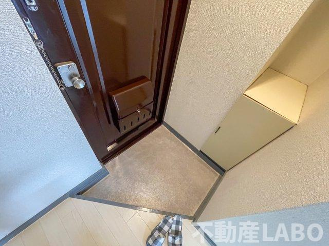 シティハイツ千種の玄関