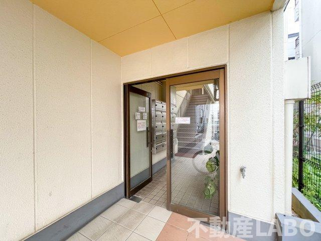 シティハイツ千種のエントランス