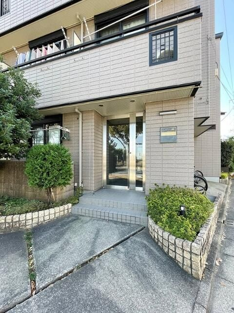 ウェルハイム関町のエントランス