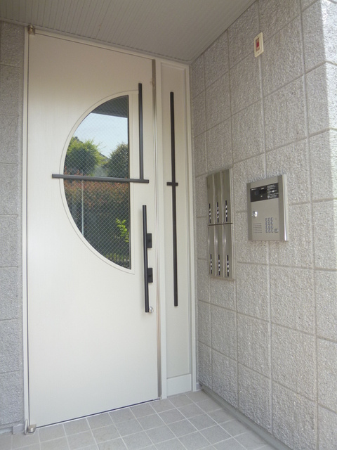 エスポワール中野のエントランス|★オートロック付きエントランス★