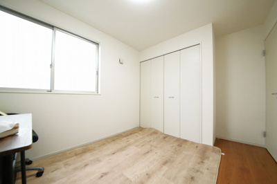 【洋室】 | 蓮田市東4丁目築浅中古戸建 | 3階洋室5.2帖