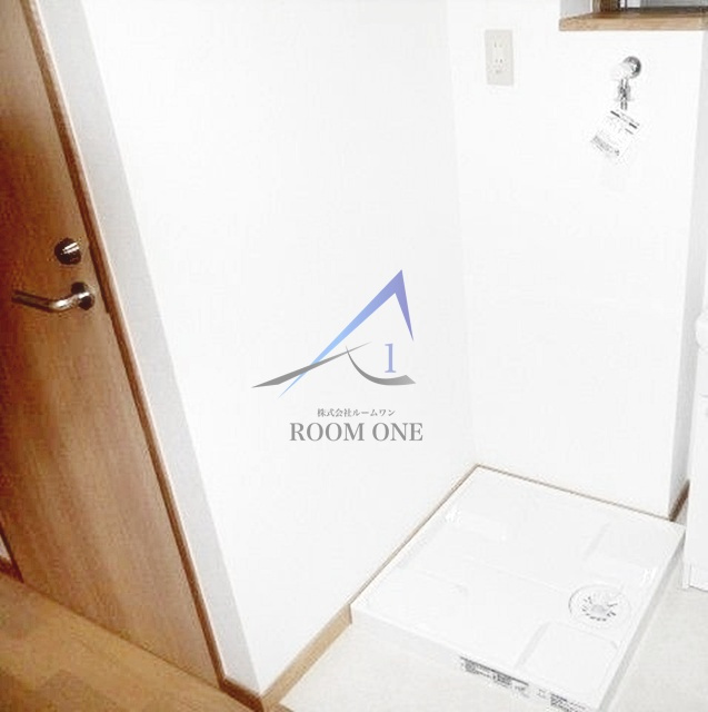 ロビンコート祐天寺の設備|洗濯機置場です。