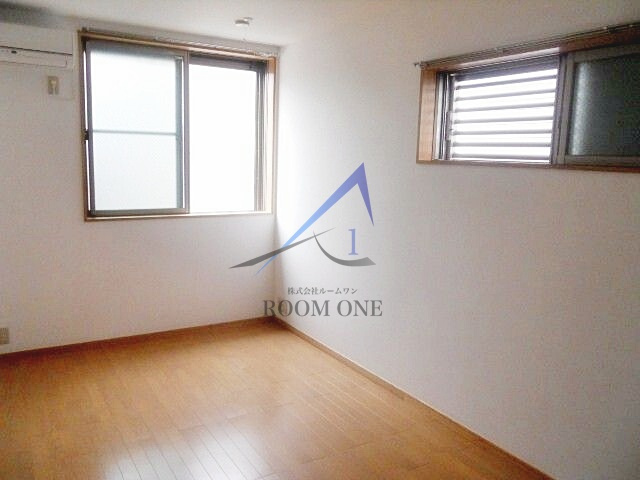 ロビンコート祐天寺の居間・リビング|洋室のお部屋です。