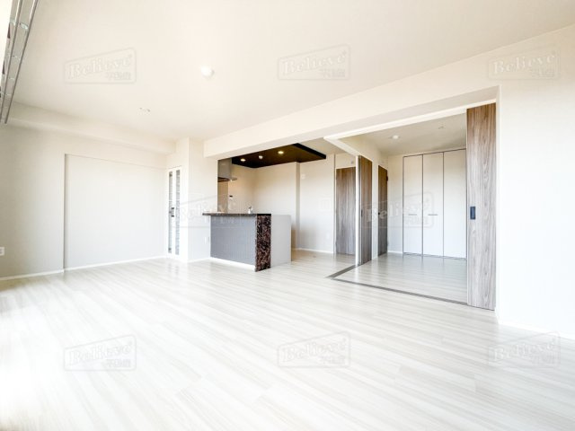 アインス鳥飼の居間・リビング|広いリビング★